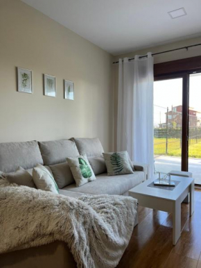 Costa Santander. Apartamento con jardín